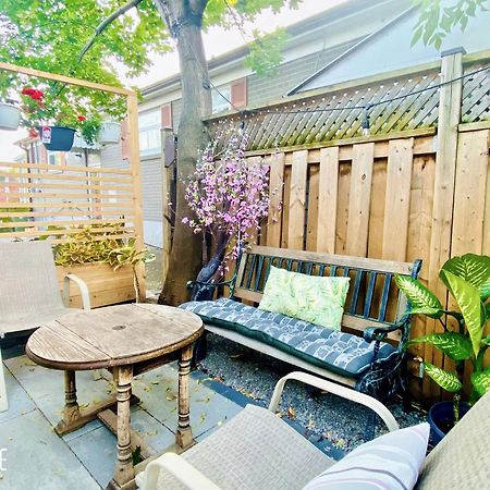 Toronto Bed & Breakfast - Free Parking 외부 사진