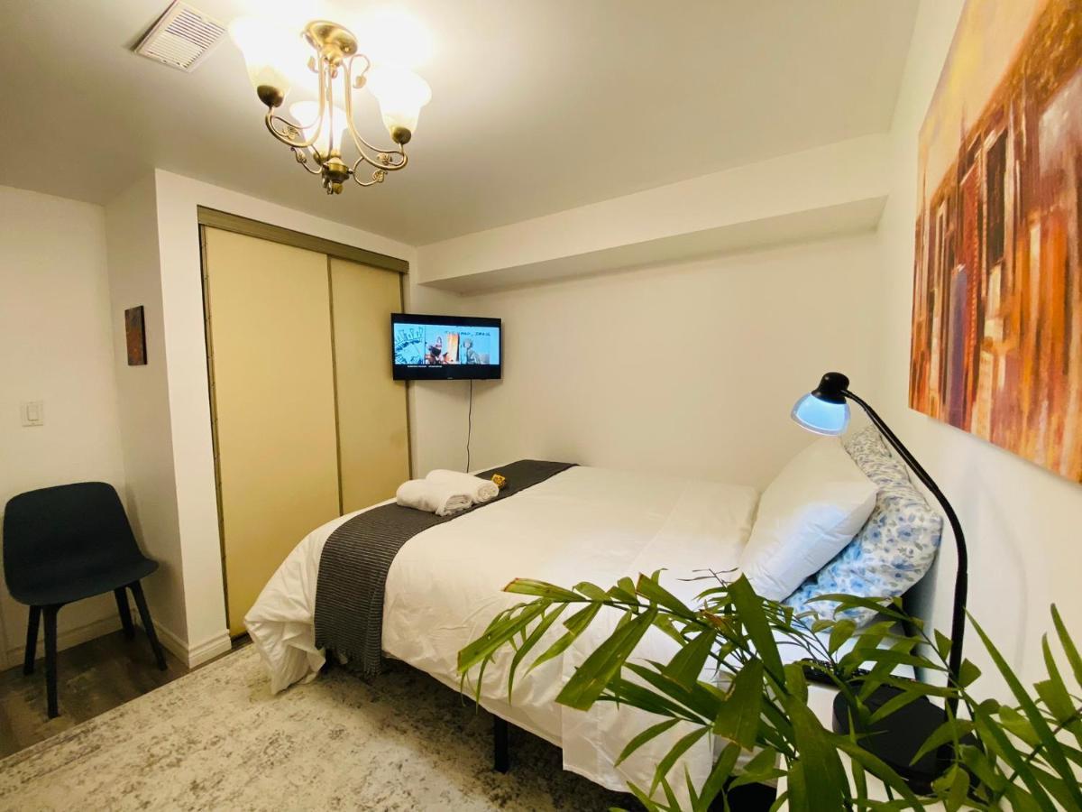 Toronto Bed & Breakfast - Free Parking 외부 사진