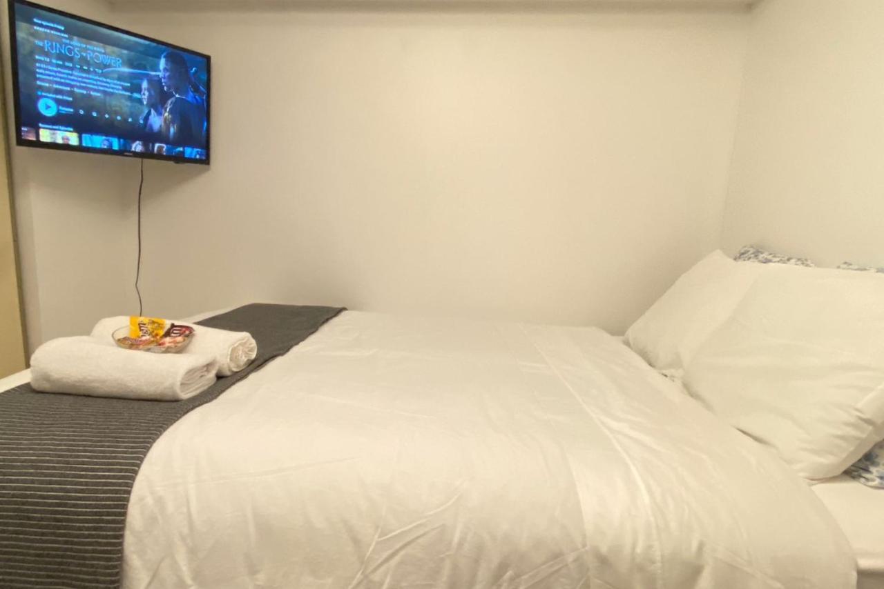 Toronto Bed & Breakfast - Free Parking 외부 사진