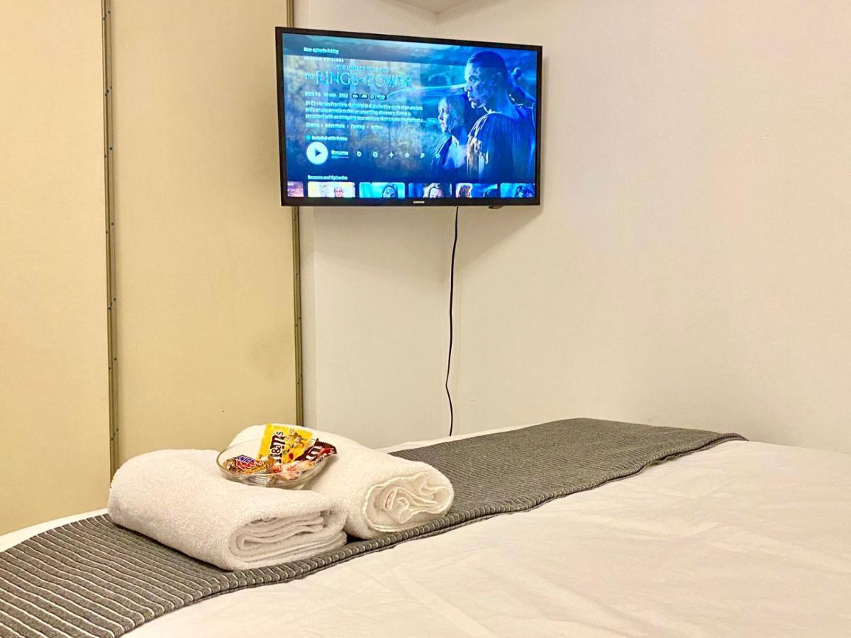 Toronto Bed & Breakfast - Free Parking 외부 사진