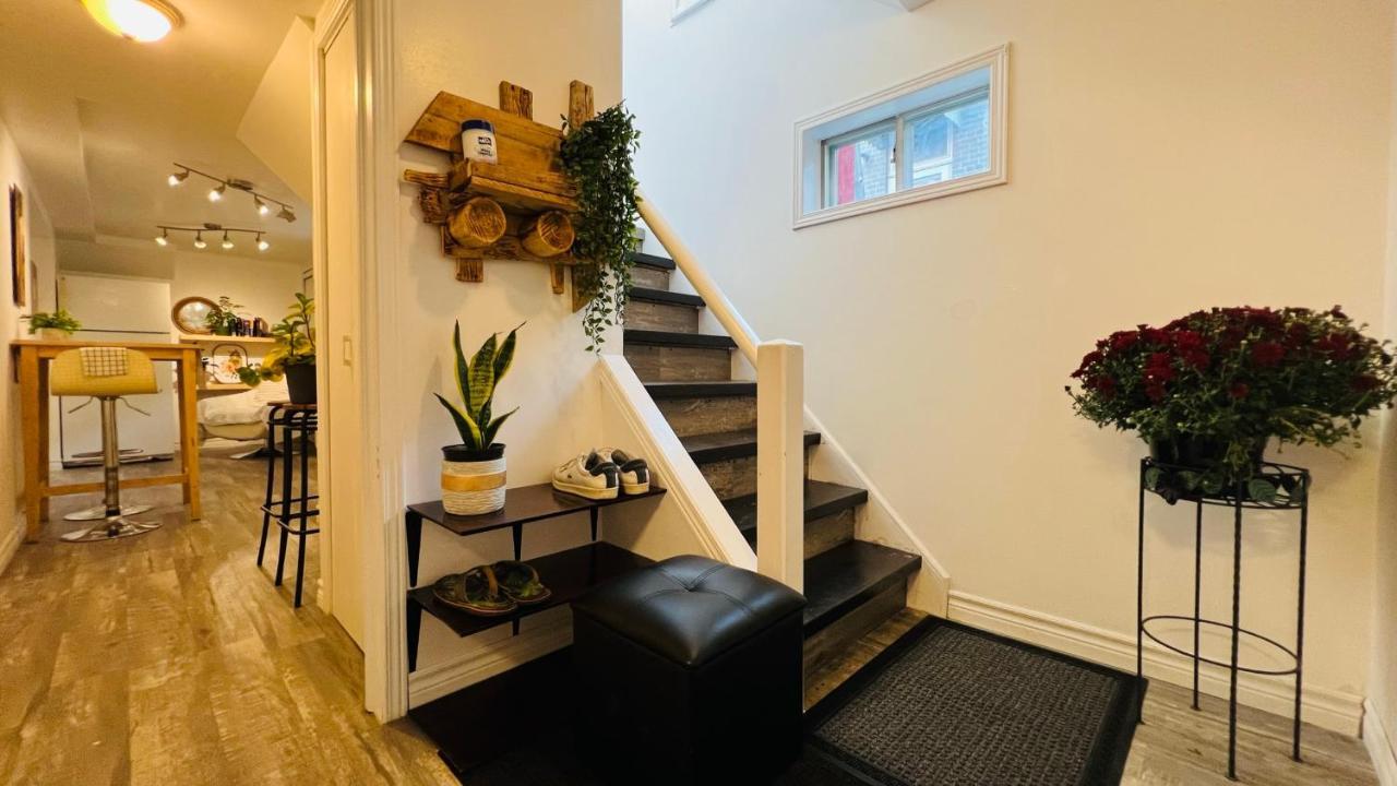 Toronto Bed & Breakfast - Free Parking 외부 사진