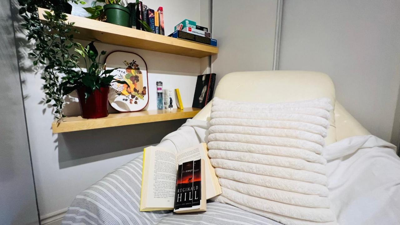 Toronto Bed & Breakfast - Free Parking 외부 사진