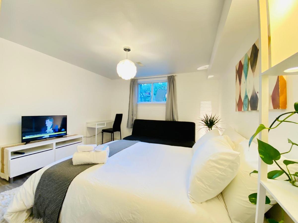 Toronto Bed & Breakfast - Free Parking 외부 사진