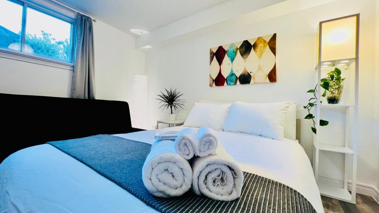 Toronto Bed & Breakfast - Free Parking 외부 사진