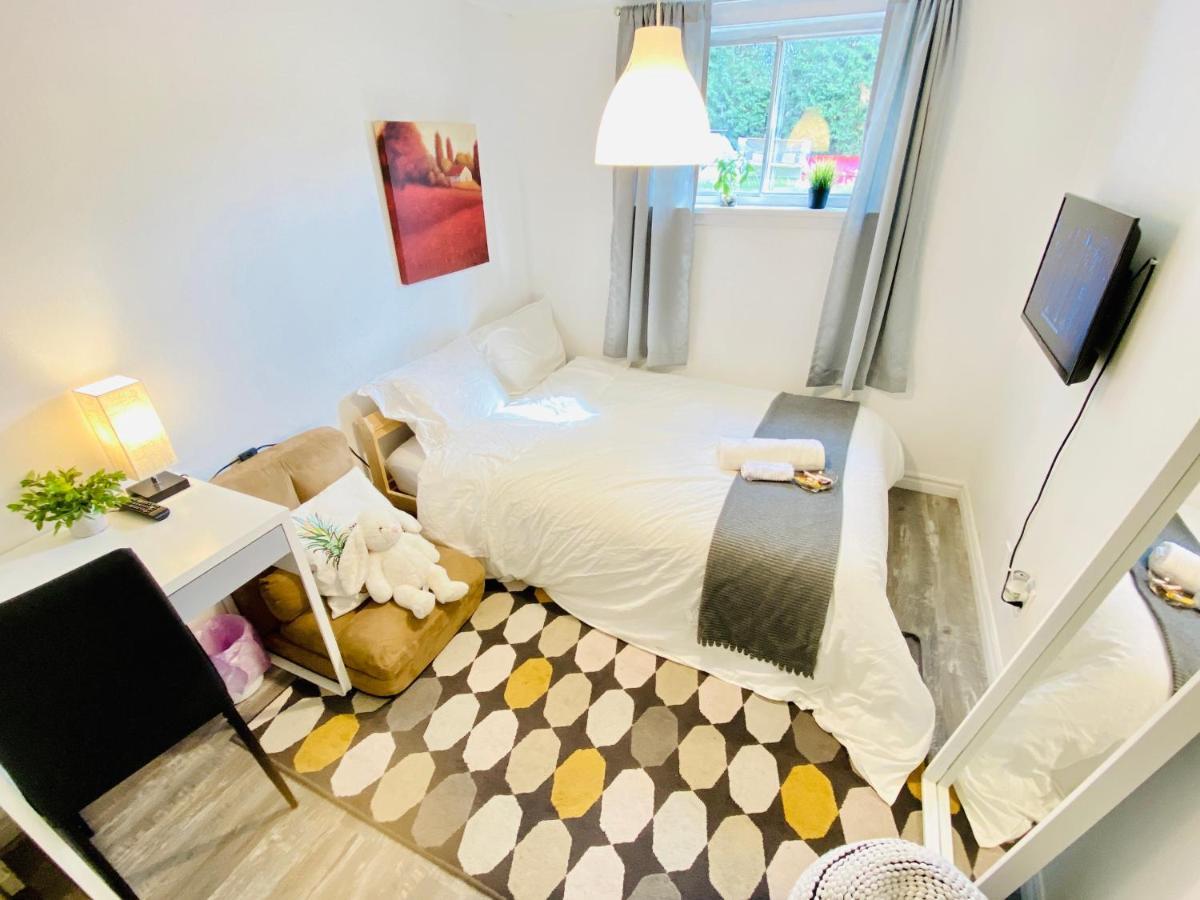 Toronto Bed & Breakfast - Free Parking 외부 사진