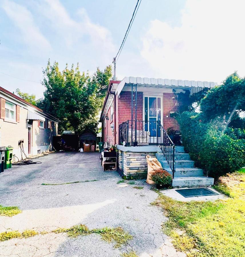 Toronto Bed & Breakfast - Free Parking 외부 사진