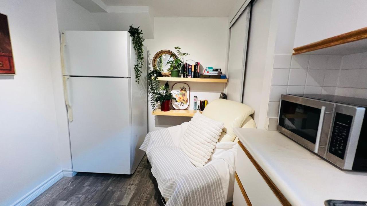 Toronto Bed & Breakfast - Free Parking 외부 사진