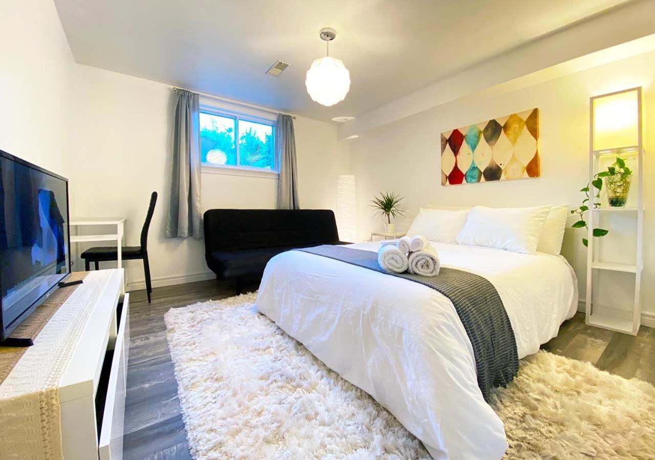 Toronto Bed & Breakfast - Free Parking 외부 사진