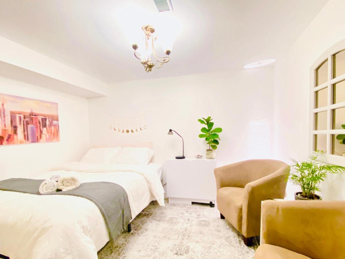 Toronto Bed & Breakfast - Free Parking 외부 사진