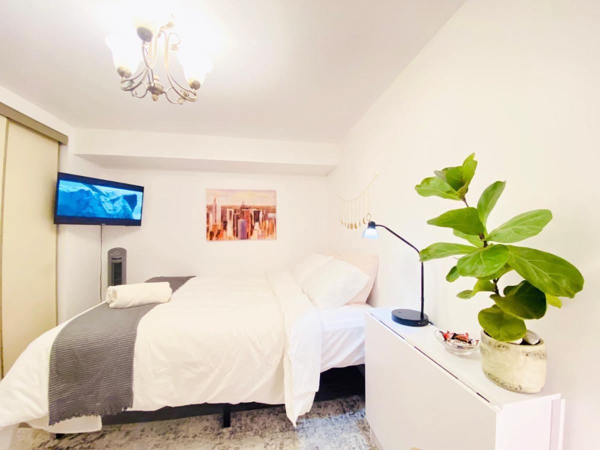 Toronto Bed & Breakfast - Free Parking 외부 사진