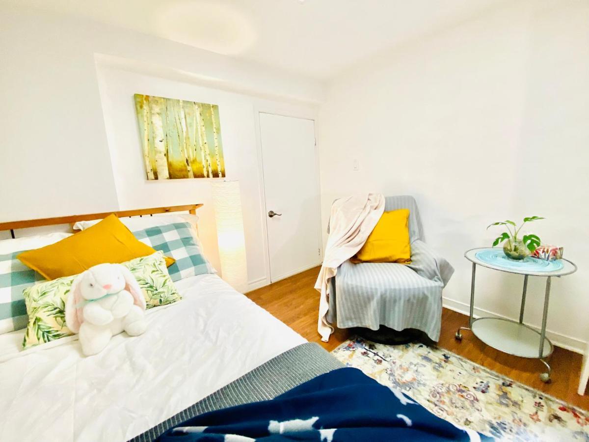 Toronto Bed & Breakfast - Free Parking 외부 사진