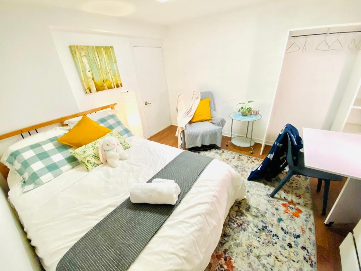 Toronto Bed & Breakfast - Free Parking 외부 사진