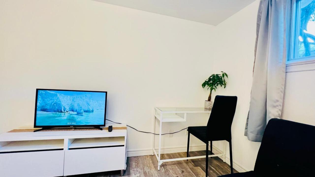 Toronto Bed & Breakfast - Free Parking 외부 사진