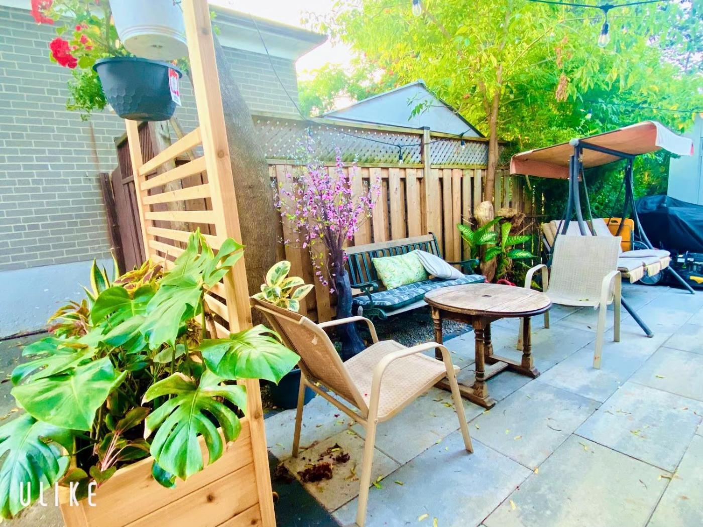 Toronto Bed & Breakfast - Free Parking 외부 사진